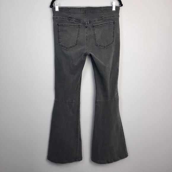 Free People Gummy Flared Leg Mid Rise Pull On Stretch Jeans size 29 - Picture 4 of 14